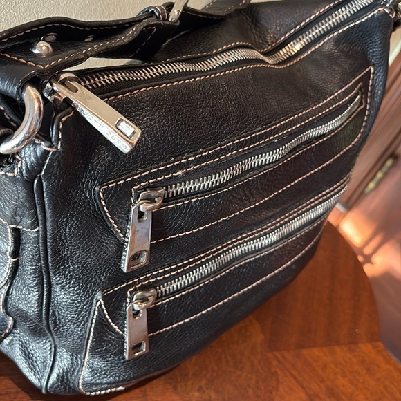 Marc Jacobs  shoulder bag  pebbled leather black  Taupe stitching Great hardware - Picture 7 of 17